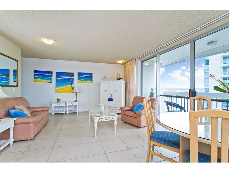 32 Riverview Parade, Surfers Paradise QLD 4217