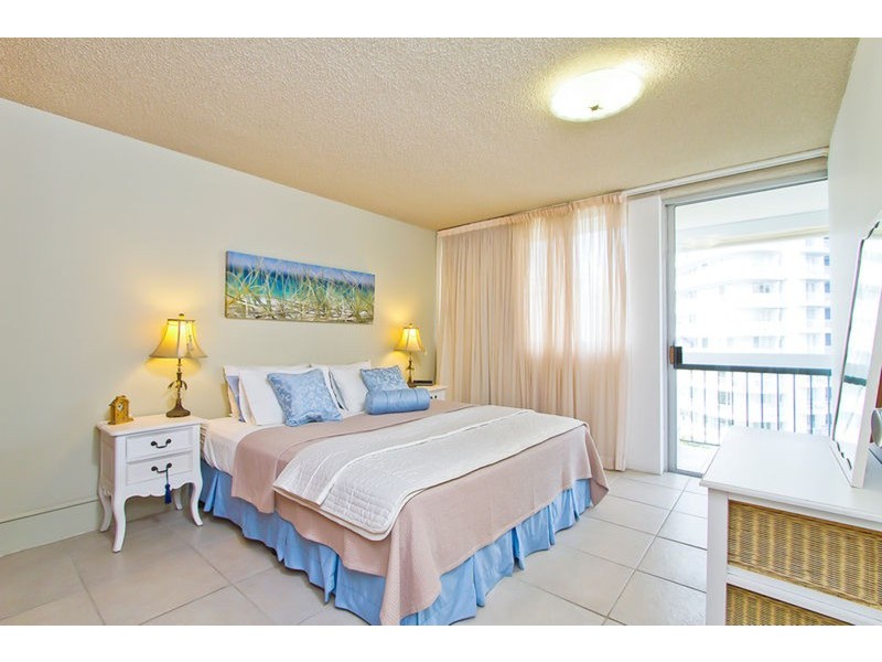 32 Riverview Parade, Surfers Paradise QLD 4217