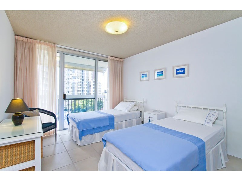 32 Riverview Parade, Surfers Paradise QLD 4217