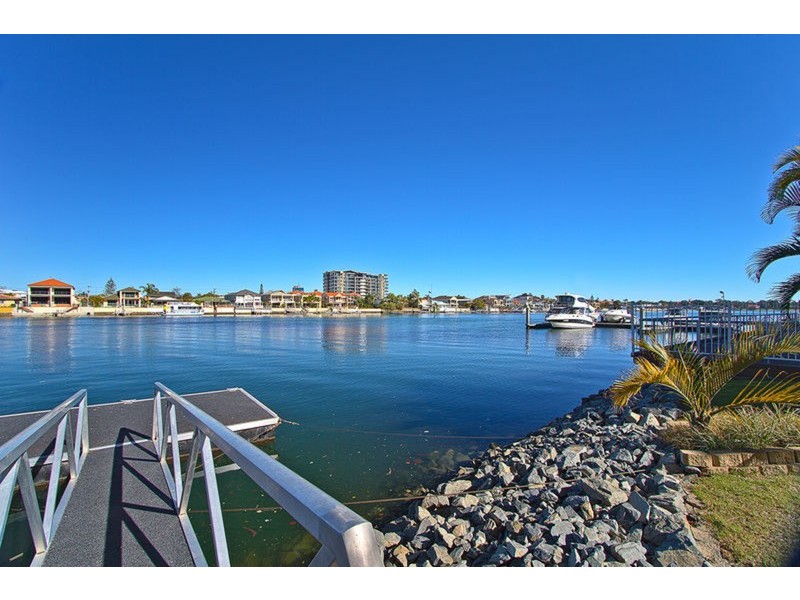 32 Riverview Parade, Surfers Paradise QLD 4217