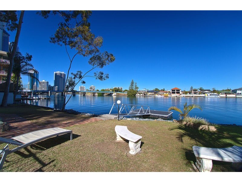 32 Riverview Parade, Surfers Paradise QLD 4217