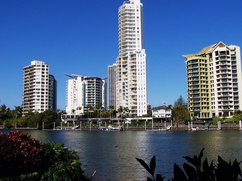 54 Amalfi Drive, Isle Of Capri QLD 4217