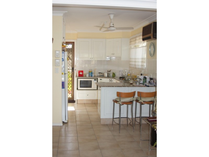 54 Amalfi Drive, Isle Of Capri QLD 4217