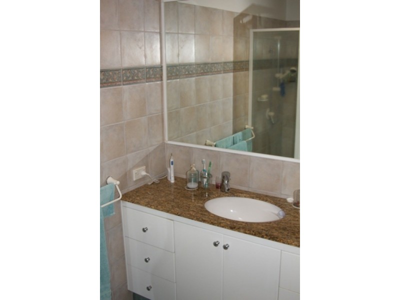 54 Amalfi Drive, Isle Of Capri QLD 4217