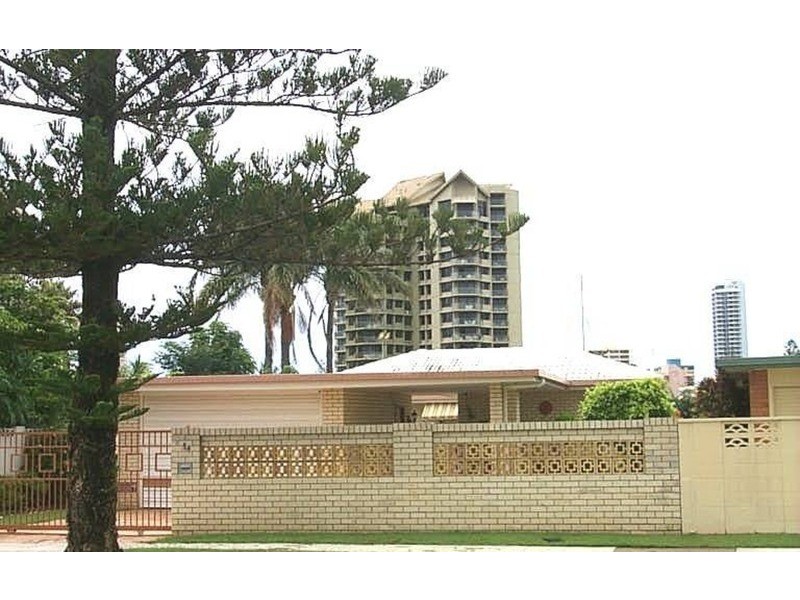 54 Amalfi Drive, Isle Of Capri QLD 4217