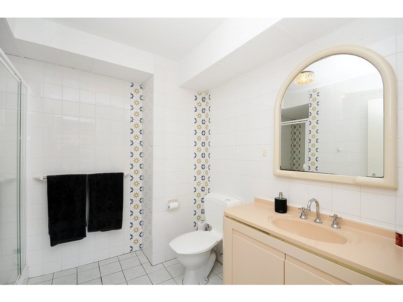 6B/2 Riverview  Parade, Surfers Paradise QLD 4217