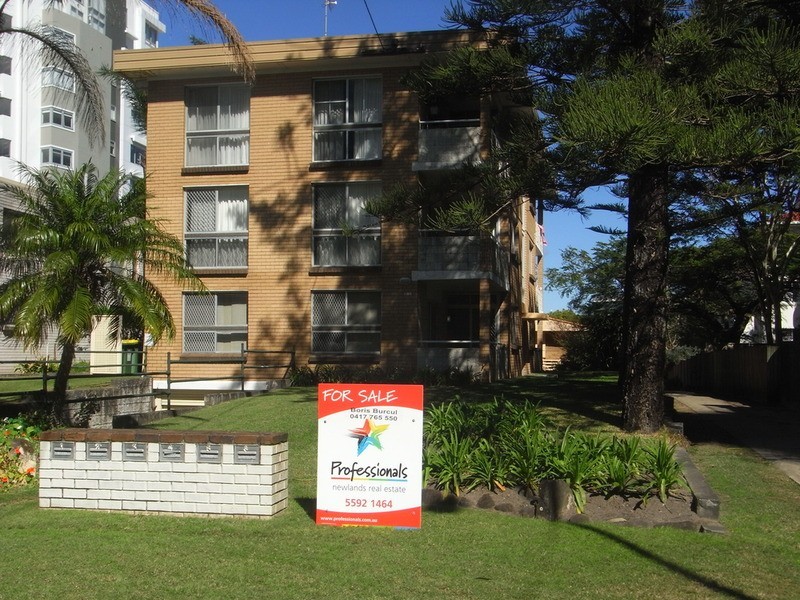 124 Surf Parade, Broadbeach QLD 4218