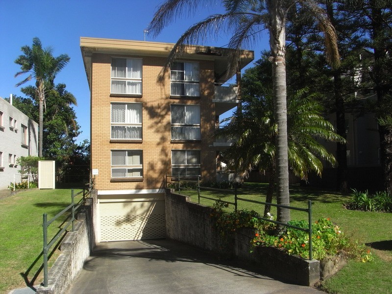 124 Surf Parade, Broadbeach QLD 4218