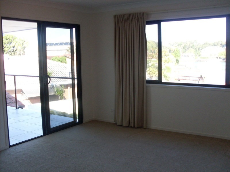 76 Boomerang  Crescent, Sorrento QLD 4217