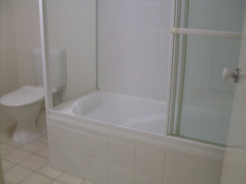 27  Walton  Street, Southport QLD 4215