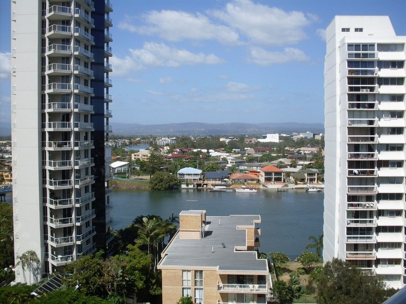 40/19 Riverview Parade, Surfers Paradise QLD 4217