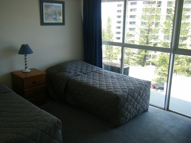 10 Vista Street, Surfers Paradise QLD 4217