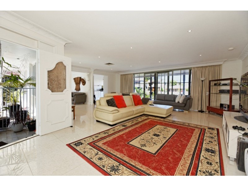 32 Southern Cross Drive, Surfers Paradise QLD 4217