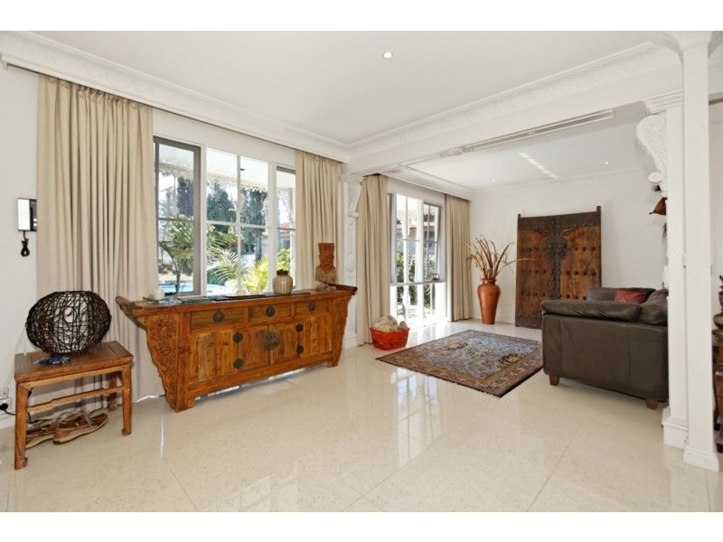 32 Southern Cross Drive, Surfers Paradise QLD 4217