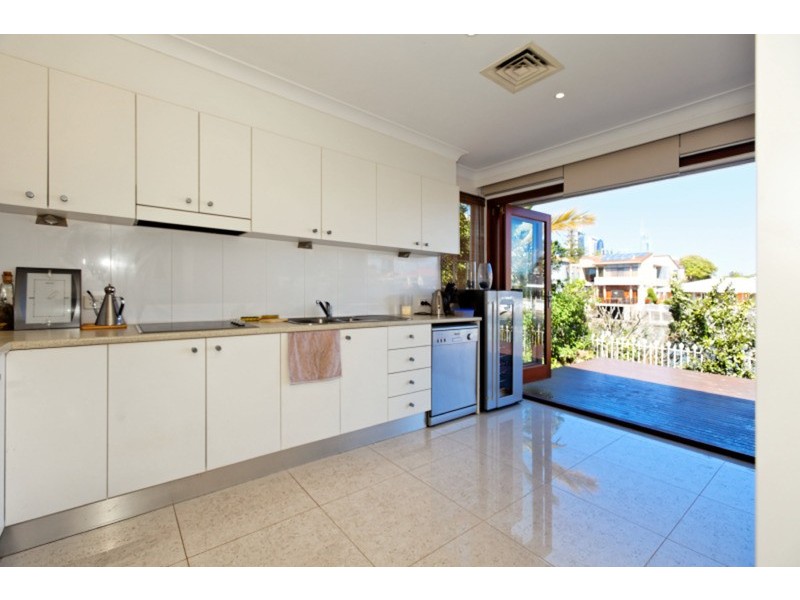 32 Southern Cross Drive, Surfers Paradise QLD 4217