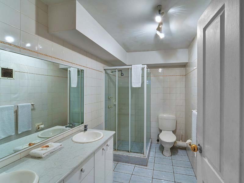 2 Riverview Parade, Surfers Paradise QLD 4217