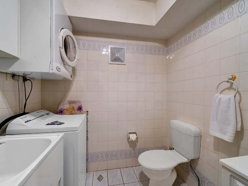 2 Riverview Parade, Surfers Paradise QLD 4217