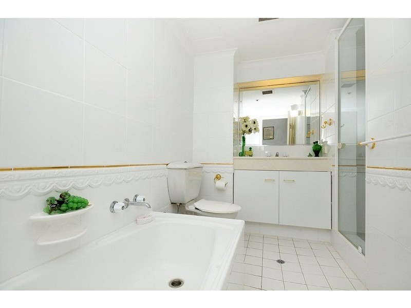 36/’Atlantis West’ 2 Admiralty Drive, Paradise Waters QLD 4217