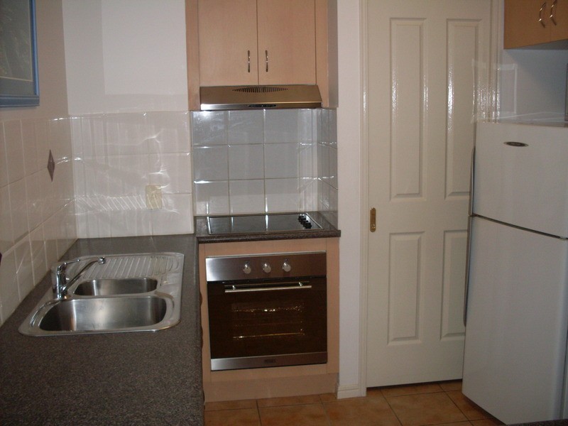 6/25 Chester  Terrace, Southport QLD 4215