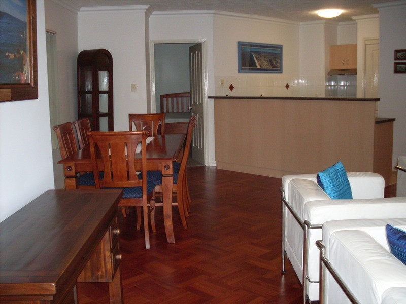 6/25 Chester  Terrace, Southport QLD 4215