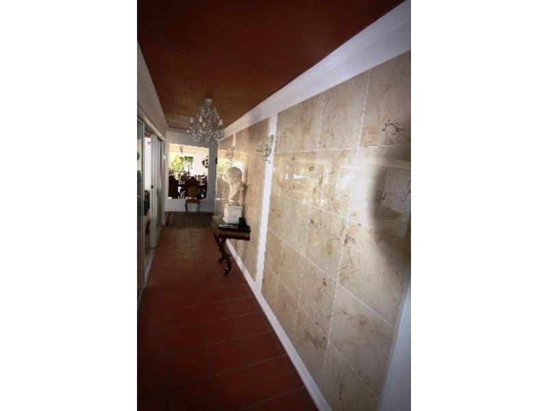 16 St Andrews Avenue, Isle Of Capri QLD 4217