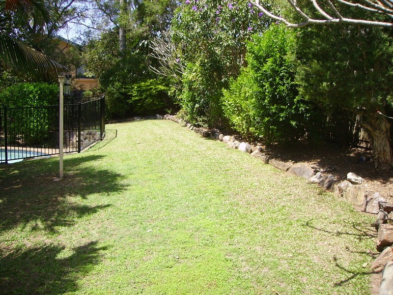 3 Tibor Court, Ashmore QLD 4214