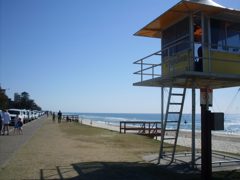 1/9 Cronin Avenue, Main Beach QLD 4217