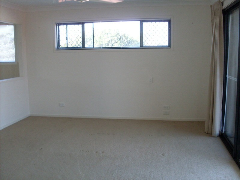 76 Boomerang  Crescent, Sorrento QLD 4217