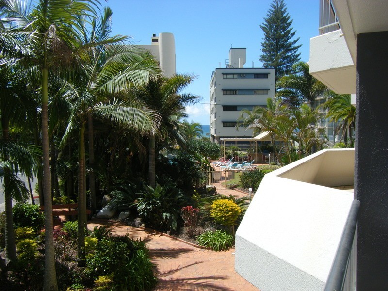 10 Vista  Street, Surfers Paradise QLD 4217