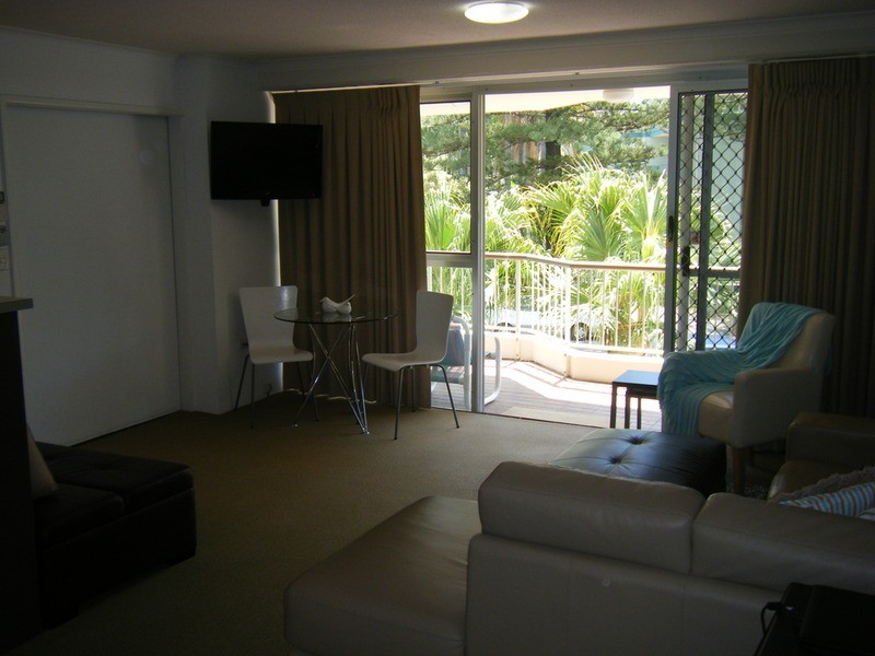 10 Vista  Street, Surfers Paradise QLD 4217