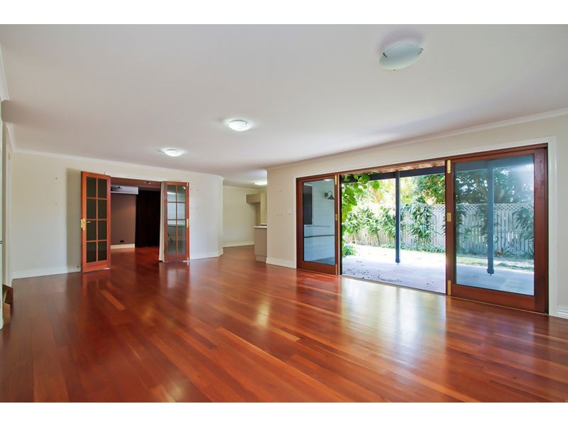 21 Mole Avenue, Southport QLD 4215