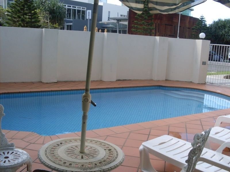 1/12-14 Hamilton Avenue, Surfers Paradise QLD 4217