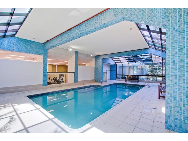 ‘Longbeach’ 28 Northcliffe Terrace, Surfers Paradise QLD 4217