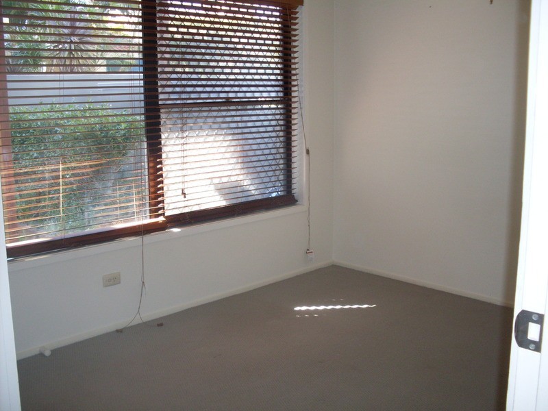 1/9 Cronin Avenue, Main Beach QLD 4217