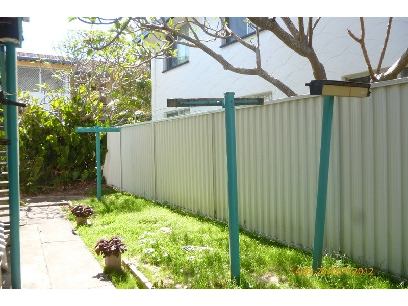 3/250 Stanhill  Drive, Chevron Island QLD 4217