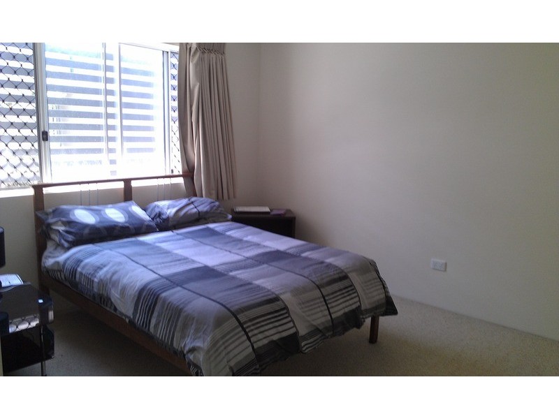 4 Proud  Street, Labrador QLD 4215