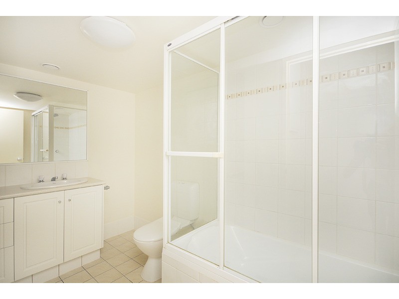 “Belle Largo”/27 Walton Street, Southport QLD 4215