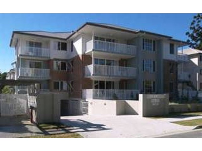 “Belle Largo”/27 Walton Street, Southport QLD 4215