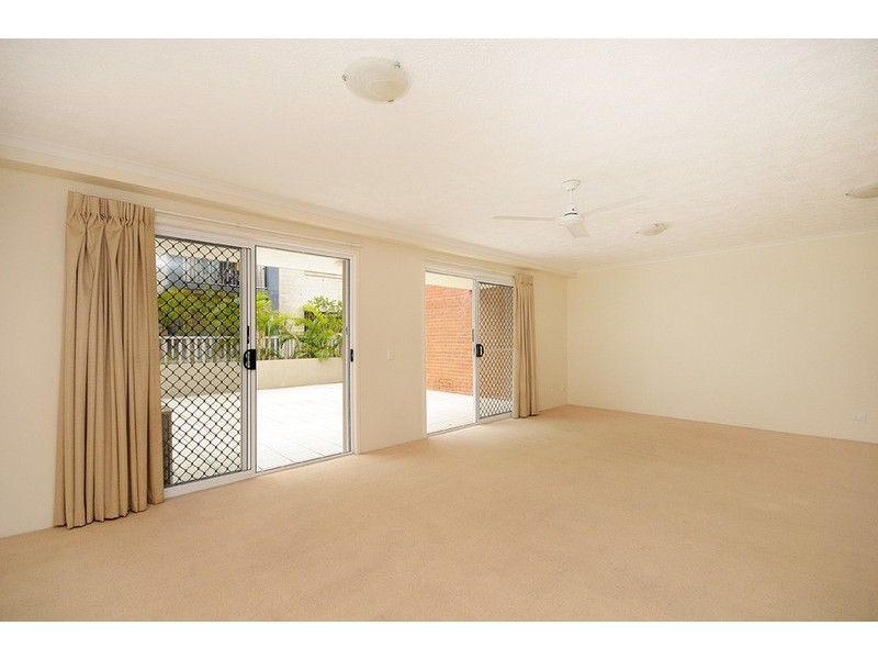 “Belle Largo”/27 Walton Street, Southport QLD 4215