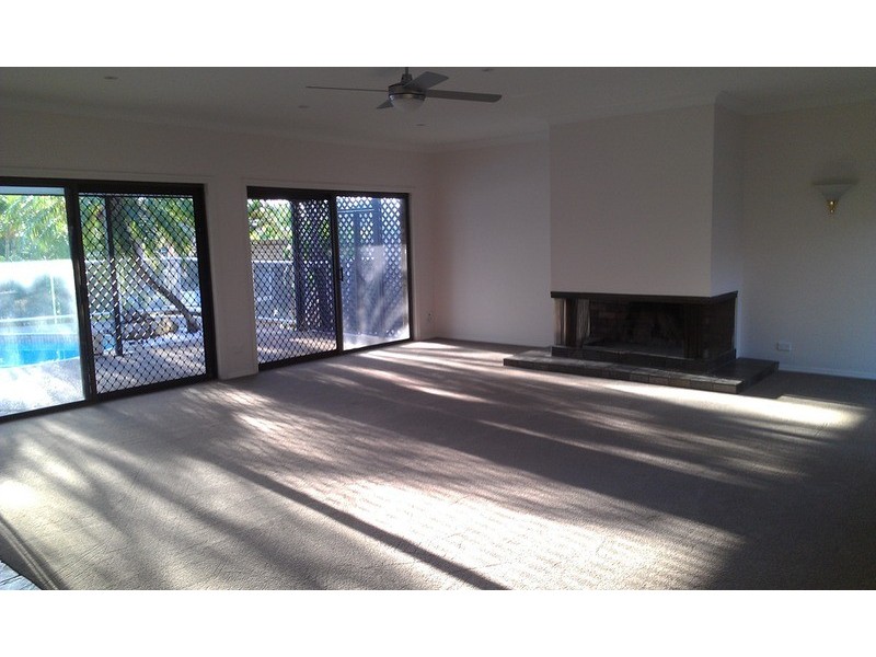 5 La Scala Court, Isle Of Capri QLD 4217