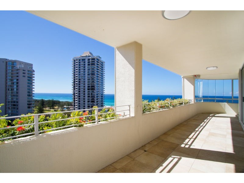 2 Montgomery Avenue, Main Beach QLD 4217