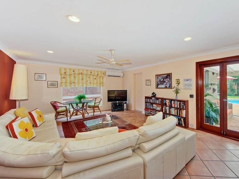 25 Jaguar Drive, Bundall QLD 4217