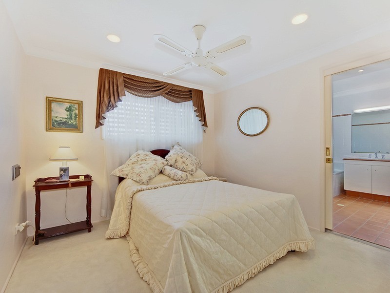 25 Jaguar Drive, Bundall QLD 4217