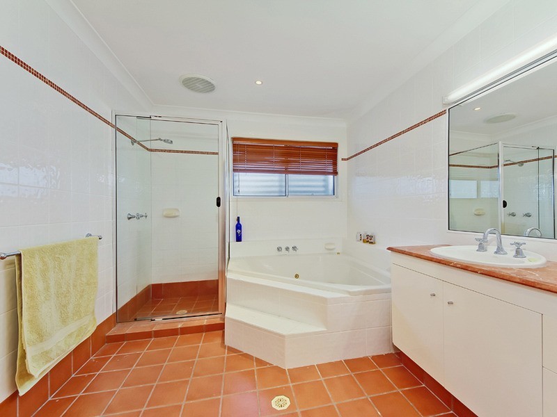 25 Jaguar Drive, Bundall QLD 4217