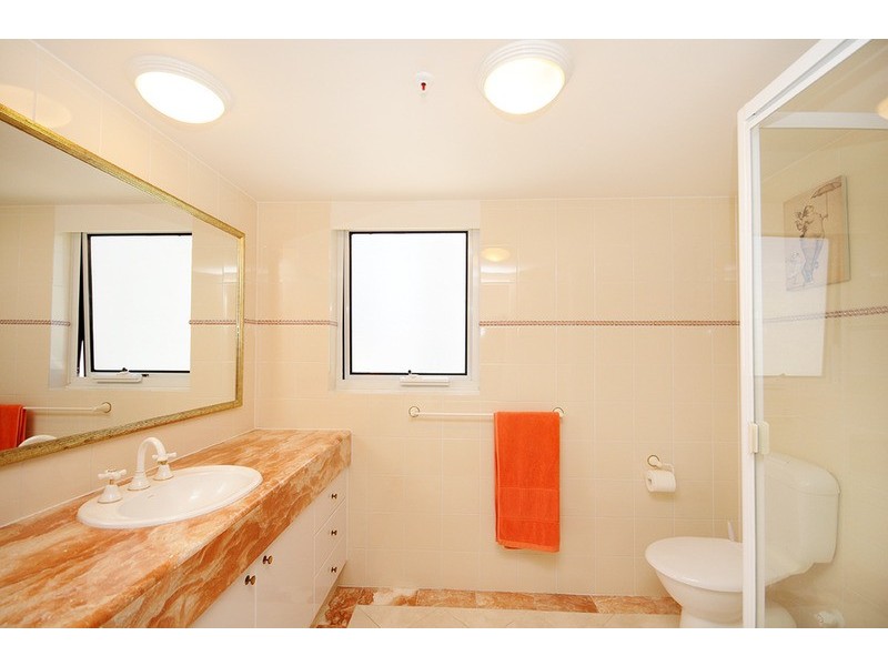 Unit 321/Moroccan Tower The Esplanade, Surfers Paradise QLD 4217