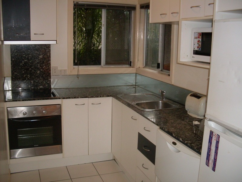 4/1958 Gold Coast  Highway, Miami QLD 4220