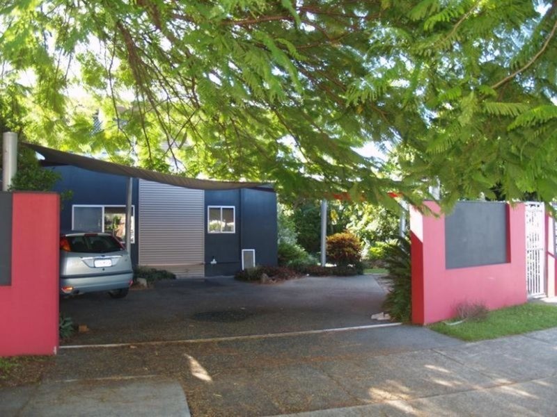 4/1958 Gold Coast  Highway, Miami QLD 4220