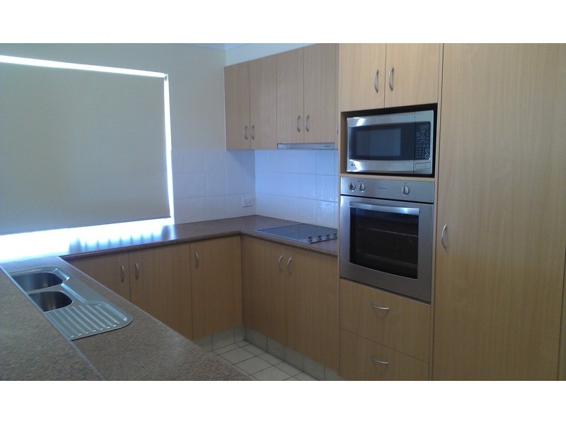 27  Walton  Street, Southport QLD 4215