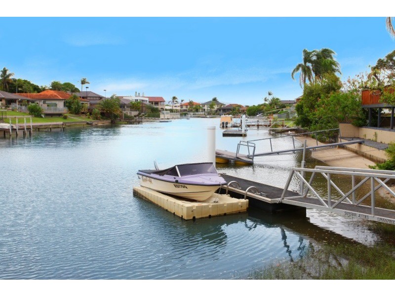 2 Boomerang Crescent, Sorrento QLD 4217