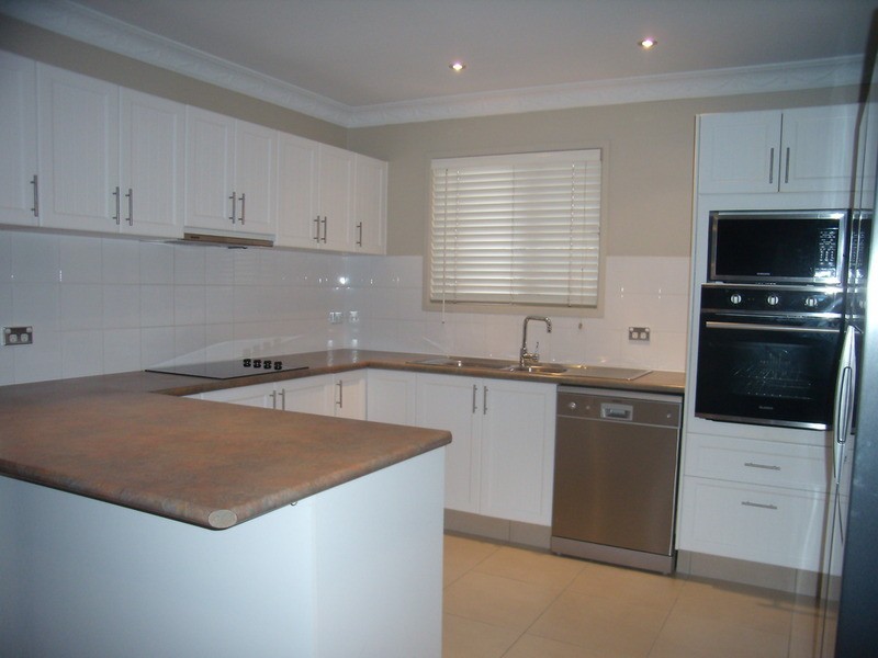 85 Amalfi Drive, Isle Of Capri QLD 4217